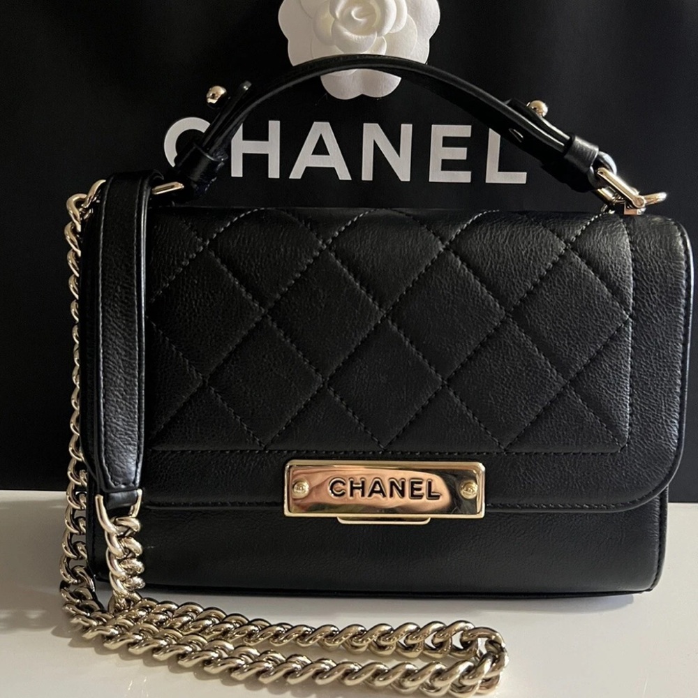 Chanel Click Flap Label Gold Crossbody Quilted Calfskin Top Handle Chain Bag